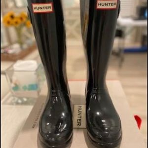 Original Girls Black Gloss Hunter Boots Size 5.